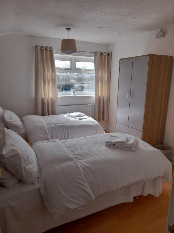 Quiet 3 Bed Close To The A1 뉴턴에이클리프 외부 사진