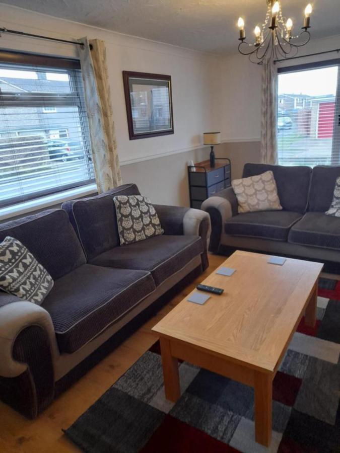Quiet 3 Bed Close To The A1 뉴턴에이클리프 외부 사진