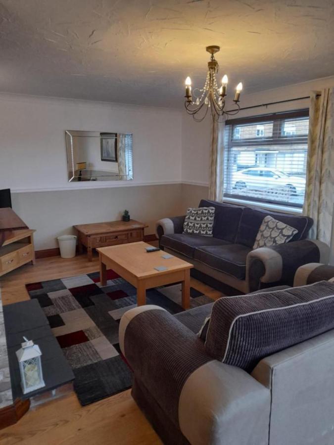 Quiet 3 Bed Close To The A1 뉴턴에이클리프 외부 사진
